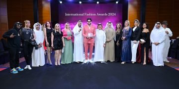 تكريم الإعلامي المصري كريم أسامة كأفضل مؤثر لعام 2024 في دبي