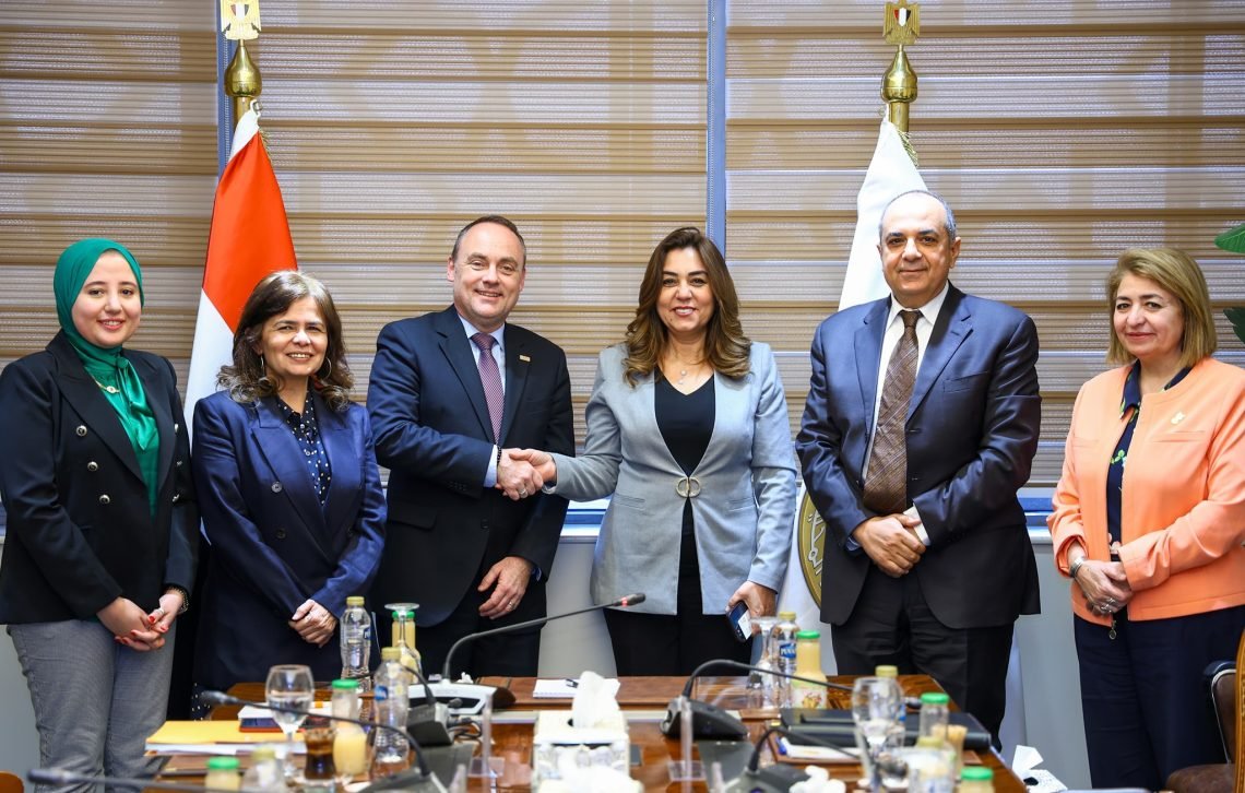 وزيرة التنمية المحلية تبحث مع صندوق الأمم المتحدة للسكان سبل تعزيز التعاون المشترك لتنفيذ الاستراتيجية الوطنية للسكان