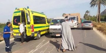 محافظ أسيوط يوجه بتقديم الرعاية الصحية الكاملة لمصابي حادث انقلاب سيارة تقل عمال بالبداري